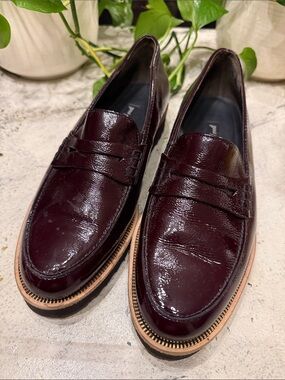 Women’s Paul Green Glossy Wine Penny Loafers size 5.5